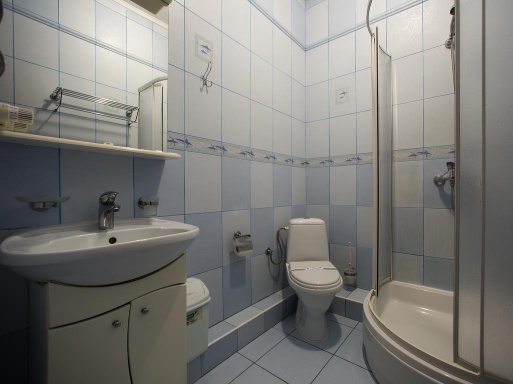 Gala Hotel Kamianets-Podilsky Chambre photo