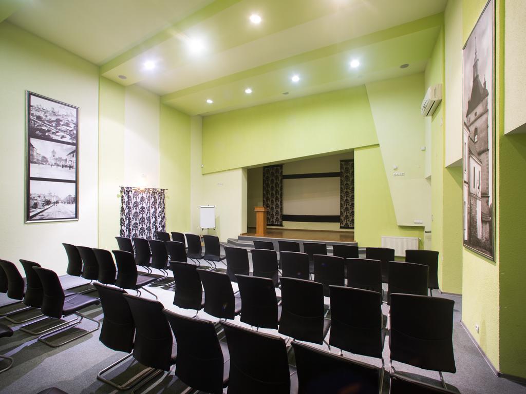 Gala Hotel Kamianets-Podilsky Extérieur photo