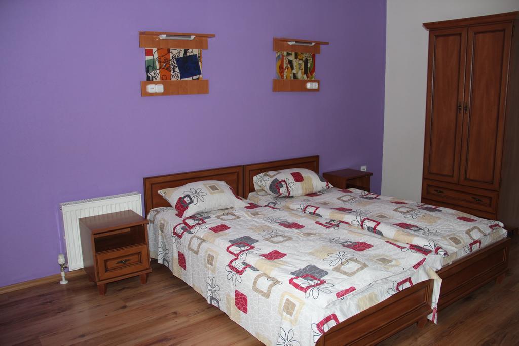 Gala Hotel Kamianets-Podilsky Extérieur photo